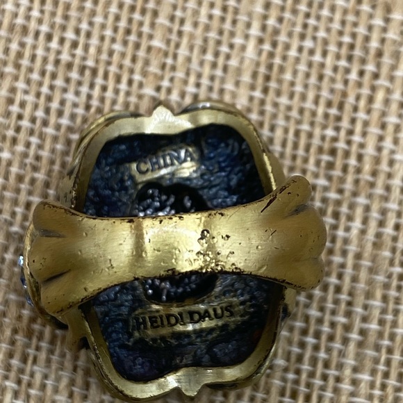 Heidi Daus Petal Profusion purple hues - Picture 7 of 9